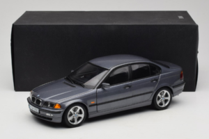 BMW 318i E46 Grey Metallic Edizione Concessionaria UT Models 1:18 80430028459 Pressofusione — immagine 8 di 8
