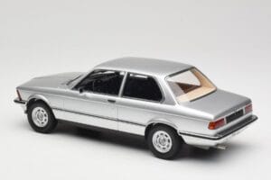 BMW 320 E21 Argento Minichamps 1:18 107024200 Resina — immagine 5 di 6