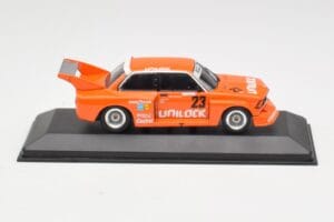 BMW 320i Group 5 #23 E. Cheever / G. Villeneuve 6 Hours of Mosport Class Winners 1977 Damaged Spoiler Minichamps 1:43 4007723 — immagine 3 di 5