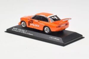 BMW 320i Group 5 #23 E. Cheever / G. Villeneuve 6 Hours of Mosport Class Winners 1977 Damaged Spoiler Minichamps 1:43 4007723 — immagine 4 di 5