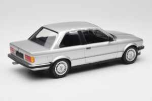 BMW 323i E21 Argento Minichamps 1:18 155026001 Pressofusione — immagine 2 di 6