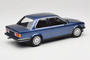 BMW 323i E30 Blue Metallic Minichamps 1:18 155026002 Pressofusione — immagine 2 di 6