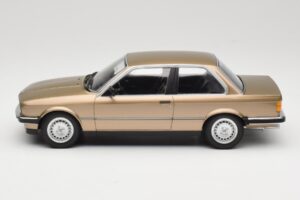 BMW 323i E30 Brown Metallic Minichamps 1:18 155026004 Pressofusione — immagine 3 di 6