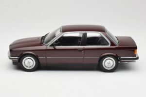 BMW 323i E30 Dark Red Metallic Minichamps 1:18 155026007 Pressofusione — immagine 3 di 6