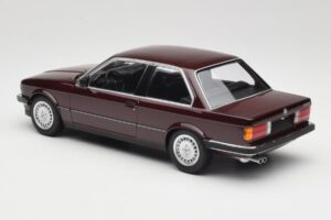 BMW 323i E30 Dark Red Metallic Minichamps 1:18 155026007 Pressofusione — immagine 5 di 6