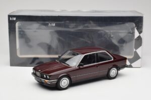 BMW 323i E30 Dark Red Metallic Minichamps 1:18 155026007 Pressofusione — immagine 6 di 6