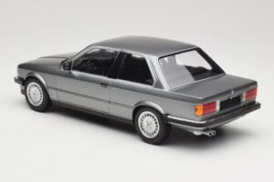 BMW 323i E30 Grey Metallic Minichamps 1:18 155026006 Pressofusione — immagine 5 di 6