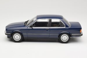 BMW 323i E30 Saturn Blue Minichamps 1:18 155026009 Pressofusione — immagine 3 di 6
