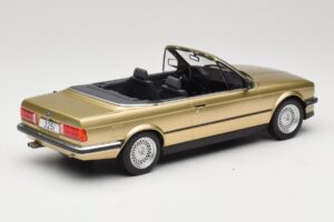 BMW 325i E30 Cabriolet Beige MCG 1:18 MCG18544 Pressofusione — immagine 2 di 6