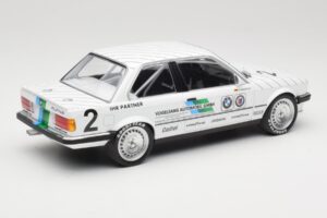 BMW 325i E30 #2 O. Manthey Vogelsang Automobile 3rd Place Eifel Race DTM 1986 Minichamps 1:18 155862602 Pressofusione — immagine 2 di 6
