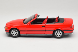 BMW 325i E36 Cabriolet Rosso Maisto 1:18 50229 Pressofusione — immagine 4 di 8