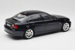 BMW 330i E46 Nero Kyosho 1:18 08731RB Pressofusione — immagine 3 di 8