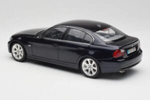 BMW 330i E46 Nero Kyosho 1:18 08731RB Pressofusione — immagine 7 di 8