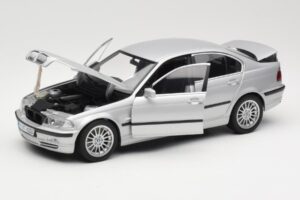BMW 330i E46 Argento UT 1:18 80430302328 Pressofusione — immagine 2 di 8
