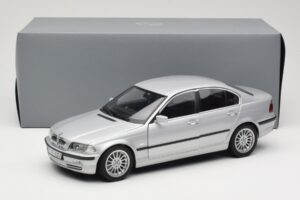 BMW 330i E46 Argento UT 1:18 80430302328 Pressofusione — immagine 8 di 8