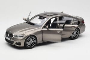 BMW 330i G20 Argento Norev 1:18 183275 Pressofusione — immagine 2 di 8