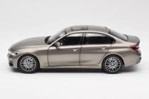 BMW 330i G20 Argento Norev 1:18 183275 Pressofusione — immagine 4 di 8