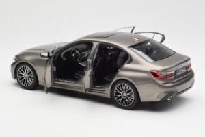 BMW 330i G20 Argento Norev 1:18 183275 Pressofusione — immagine 5 di 8