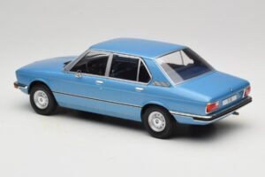 BMW 5 Series E12 Blu MCG 1:18 MCG18541 Pressofusione — immagine 5 di 6