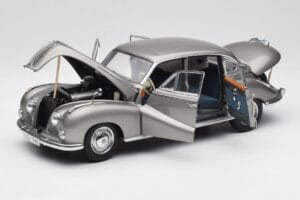 BMW 502 2.6 Luxus Silver Beige Metallic AUTOart 1:18 70591 Pressofusione — immagine 2 di 8