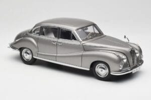 BMW 502 2.6 Luxus Silver Beige Metallic AUTOart 1:18 70591 Pressofusione — immagine 6 di 8