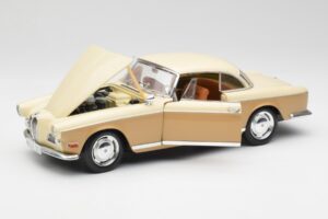 BMW 503 Beige Revell 1:18 8832 Pressofusione — immagine 2 di 8