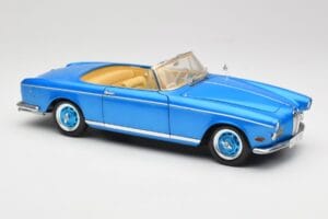 BMW 503 Cabriolet Riviera Blue Revell 1:18 08843 Pressofusione — immagine 7 di 9