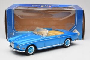 BMW 503 Cabriolet Riviera Blue Revell 1:18 08843 Pressofusione — immagine 9 di 9