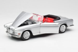BMW 503 Argento Revell 1:18 18787 Pressofusione — immagine 2 di 8