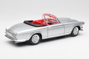 BMW 503 Argento Revell 1:18 18787 Pressofusione — immagine 3 di 8