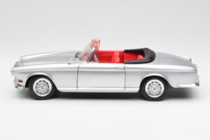 BMW 503 Argento Revell 1:18 18787 Pressofusione — immagine 4 di 8