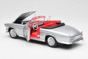 BMW 503 Argento Revell 1:18 18787 Pressofusione — immagine 5 di 8