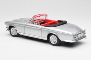 BMW 503 Argento Revell 1:18 18787 Pressofusione — immagine 7 di 8