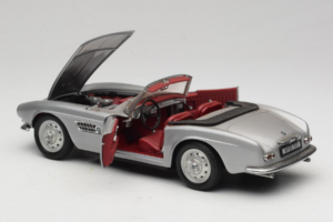 BMW 507 Cabriolet Argento Revell 1:18 8829 Pressofusione — immagine 5 di 8