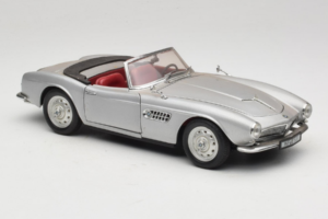 BMW 507 Cabriolet Argento Revell 1:18 8829 Pressofusione — immagine 6 di 8