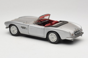 BMW 507 Cabriolet Argento Revell 1:18 8829 Pressofusione — immagine 7 di 8