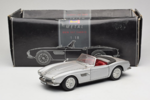 BMW 507 Cabriolet Argento Revell 1:18 8829 Pressofusione — immagine 8 di 8