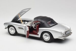 BMW 507 Argento Revell 1:18 9034 Pressofusione — immagine 5 di 8