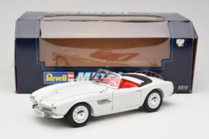 BMW 507 Touring Sport Feather White Revell 1:18 8810 Pressofusione — immagine 8 di 8