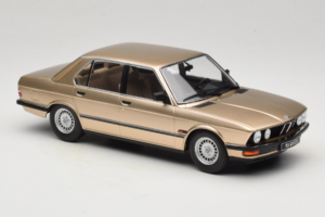 BMW 520i E28 Gold Metallic IXO 1:18 18CMC184 Pressofusione — immagine 4 di 6
