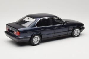BMW 535i E34 Blue Metallic Minichamps 1:18 100024004 Pressofusione — immagine 3 di 8