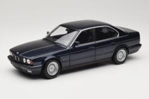 BMW 535i E34 Blue Metallic Minichamps 1:18 100024004 Pressofusione
