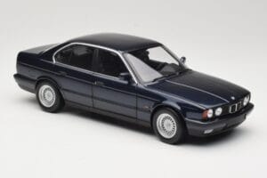 BMW 535i E34 Blue Metallic Minichamps 1:18 100024004 Pressofusione — immagine 6 di 8