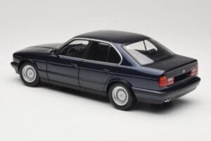 BMW 535i E34 Blue Metallic Minichamps 1:18 100024004 Pressofusione — immagine 7 di 8