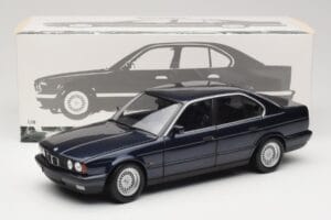 BMW 535i E34 Blue Metallic Minichamps 1:18 100024004 Pressofusione — immagine 8 di 8
