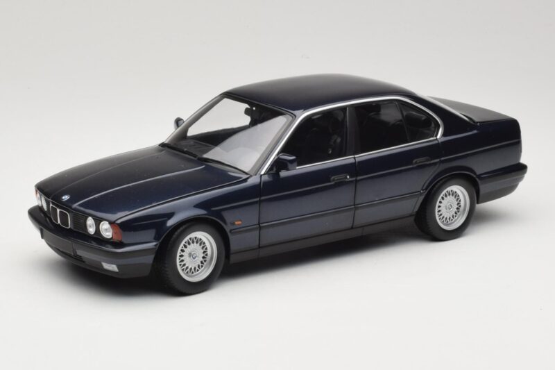 BMW 535i E34 Blue Metallic Minichamps 1:18 100024004 Pressofusione