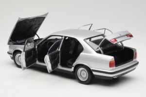 BMW 535i E34 Argento Minichamps 1:18 100024005 Pressofusione — immagine 5 di 8