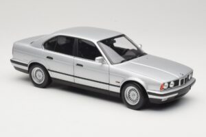 BMW 535i E34 Argento Minichamps 1:18 100024005 Pressofusione — immagine 6 di 8