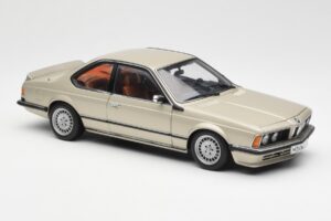 BMW 635 CSi E24 Bronzit Beige Metallic AUTOart 1:18 70523 Pressofusione — immagine 6 di 8