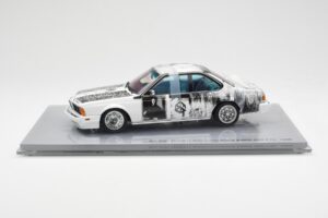 BMW 635 CSi E24 Art Car Robert Rauschenberg AUTOart 1:18 80430150924 Pressofusione — immagine 3 di 8